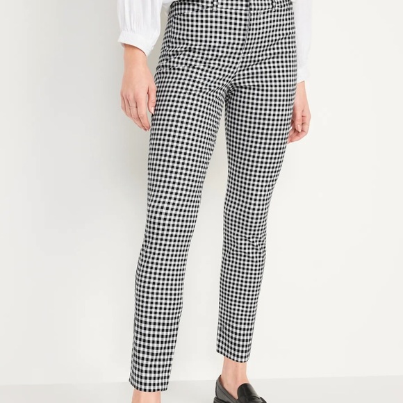 Old Navy Pants - SOLD Old Navy Black & White Pixie Pant